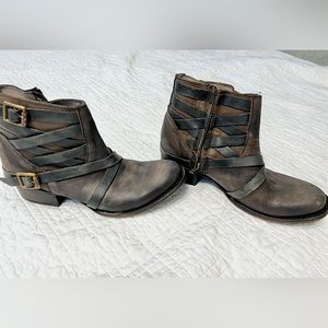 Freebird booties, sz 6